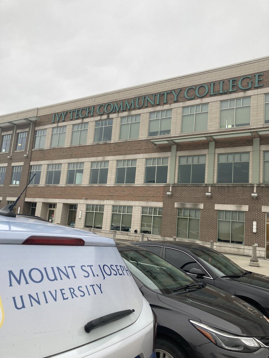 MSJ_Admissions's tweet photo. Check out the view today! Despite the gloomy day, spirits are bright at @IvyLburgBville ! If you’re an interested Ivy Tech student looking to explore your transfer options, stop by the Student Services office and speak with Casey. #TuesdaysAtTheTech #TransferToMSJ https://t.co/YvwzuHk6ad