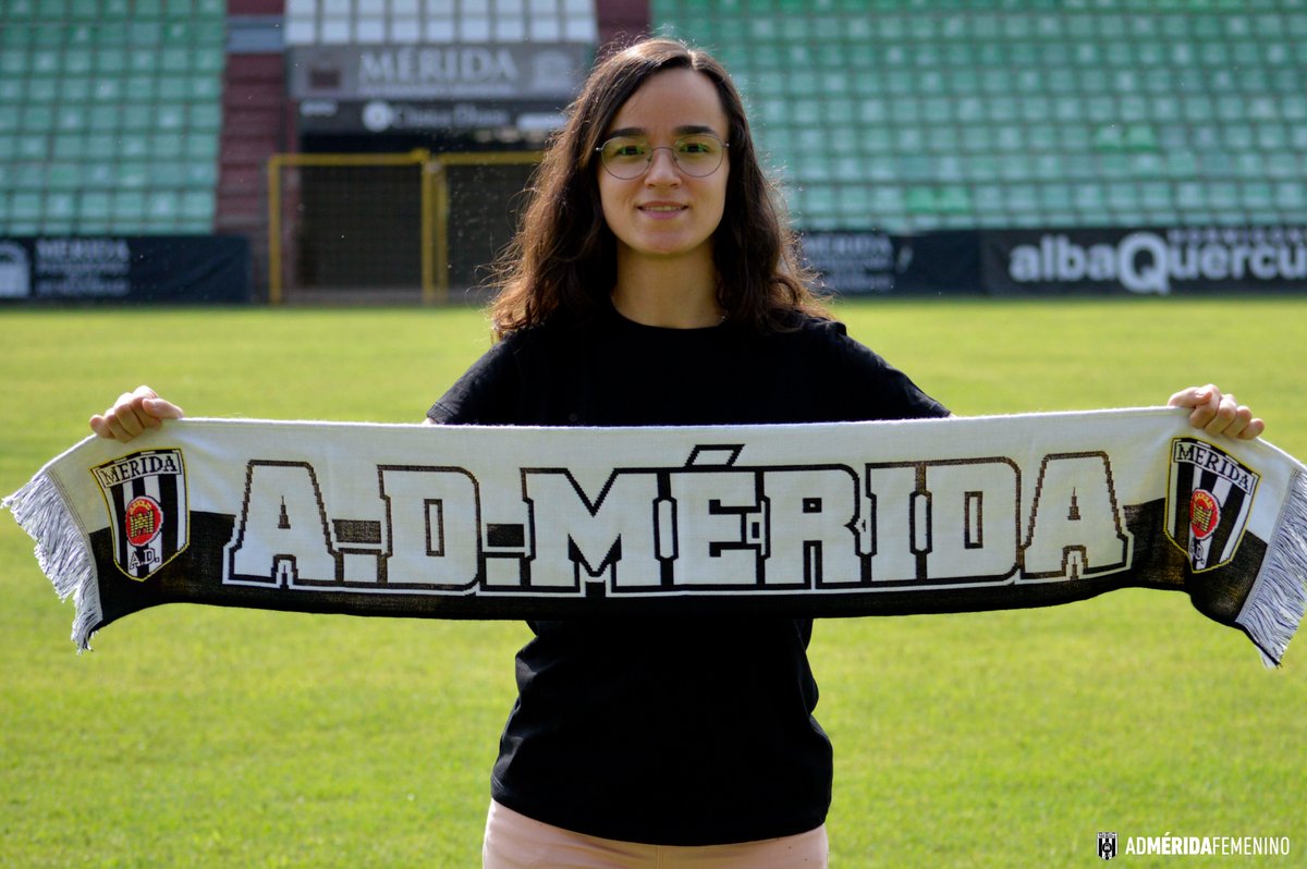 Merida_femenino's tweet photo. ⚔️ ¡A por la nueva temporada, @GraciaRV_4!

🗣️ ¡Vamos romana! ⚪️⚫️

#MéridaFemenino https://t.co/Hil6b5JpDf