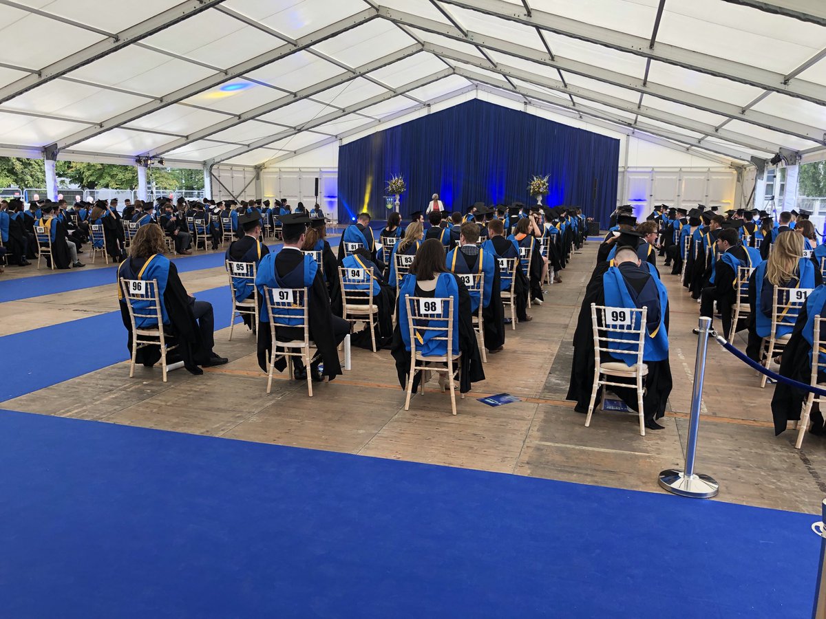 Great to see the class of 2021 ⁦@UCDEngArch⁩ on campus yesterday for conferring. After so much disruption, it was a privilege to celebrate their success! 👨‍🎓👩‍🎓👏🎉 ⁦@UCDArch⁩ ⁦@UCDRUP⁩