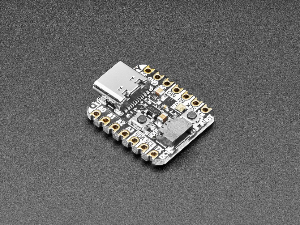 PlayZonech's tweet photo. Es geht immer noch kleiner! Der #Adafruit QT Py mit dem #RP2040: https://t.co/6oONjIuPS9 https://t.co/tfVpl8Uq5r