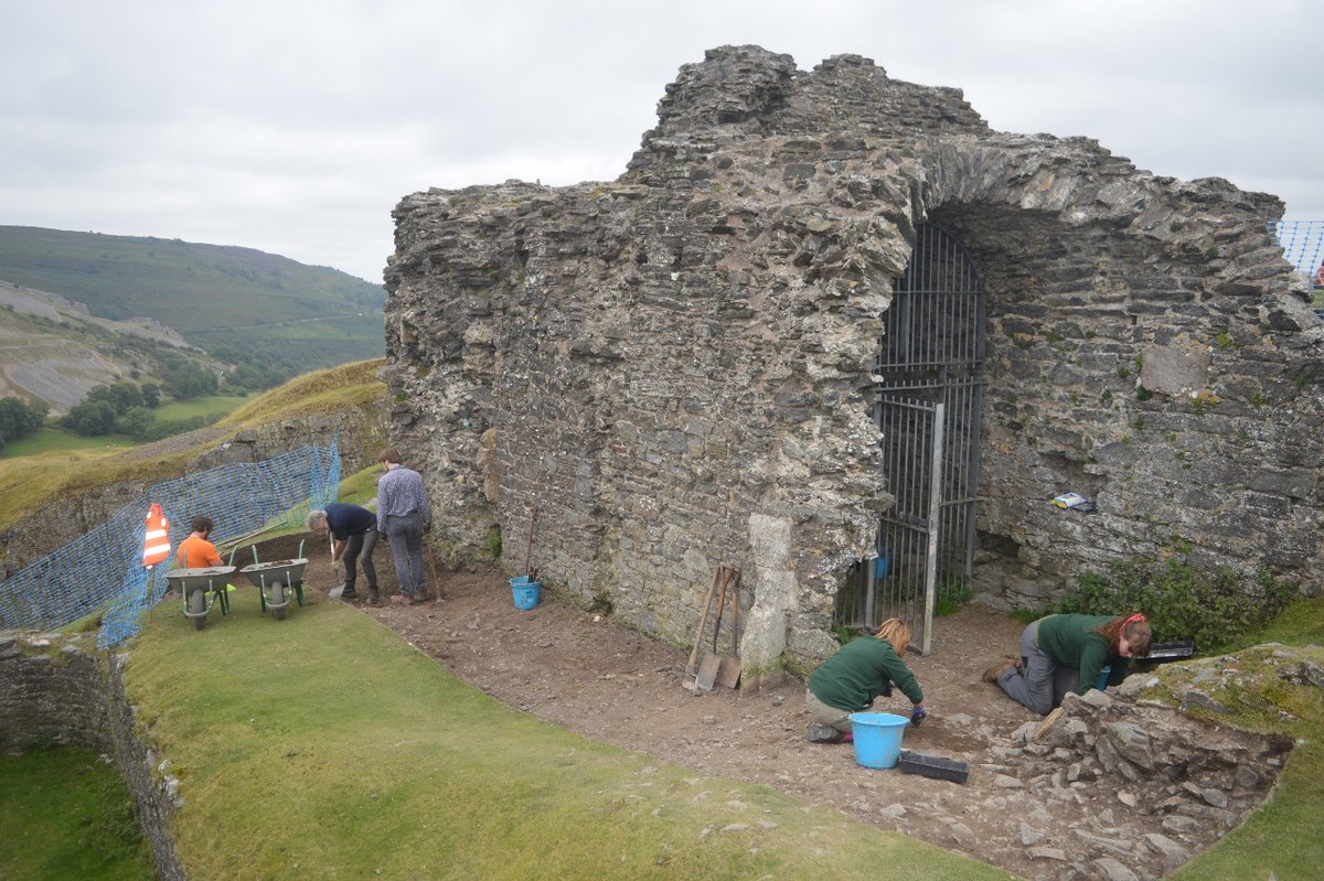 An end of week 1 #excavation update #digdiary from our Dinas Bran Gatehouse dig - from Senior Archaeologist Ian, who we suspect is enjoying himself up there...