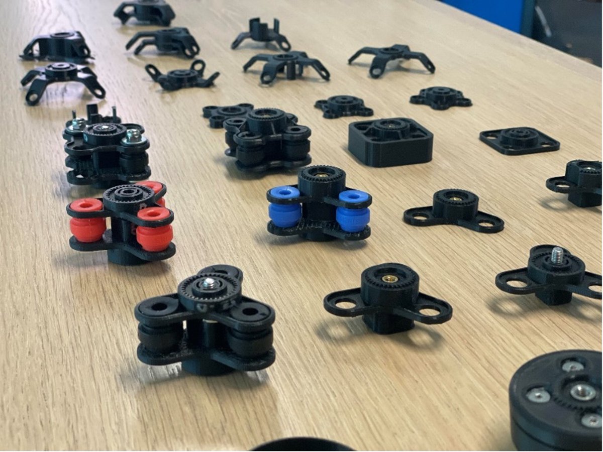 Ultimaker's tweet image. Quad Lock needed a way to create 100s of prototypes for a smartphone mount able to withstand vibrations of a high-speed motorcycle.

The solution? #3Dprinting durable parts that could be assessed, iterated &amp;amp; road-tested until the design was perfected… ultimaker.com/learn/quad-loc…