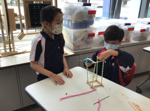 StamfordHK's tweet photo. Grade 3 students’ tackled a number of STEMinn challenges during their first week of school. Their favorite activity was designing and building the tallest tower possible using a variety of materials, including 3D pens.
#StamfordHK #CognitaWay #STEM #STEMinn #tech #innovation https://t.co/QLollSWFmN