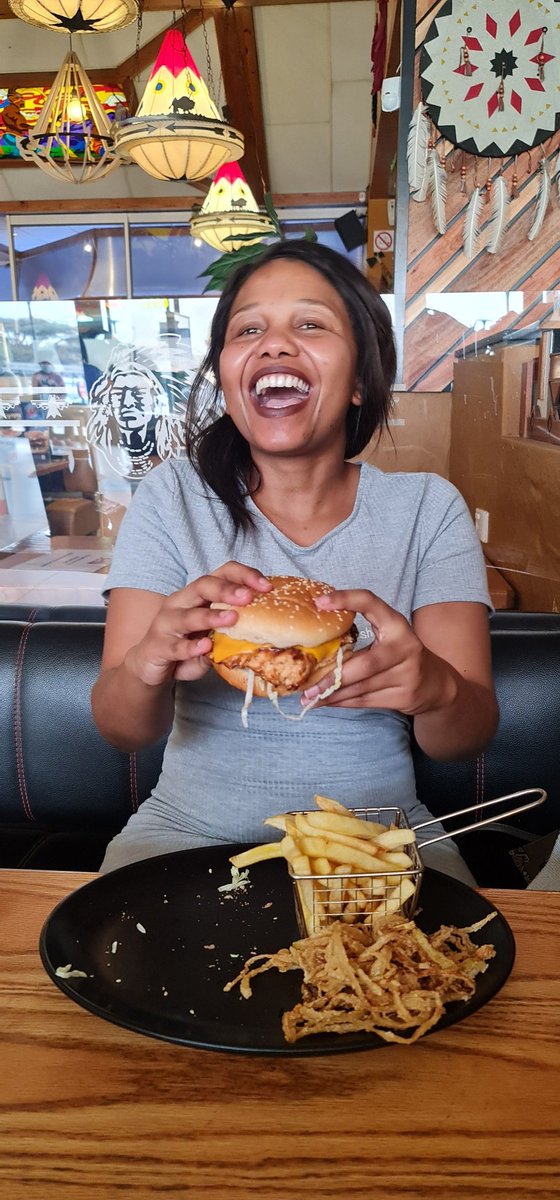 “When life gives me a Monday I give it a Spur Cheese Burger🍔😋” 
Do yourself a favor and enjoy the @SpurRestaurant Cheese Burger on a Monday for only R65! You have a choice between a rib, beef, chicken or soya patty! 

#SpurCheeseBurgerMondays #SpurSteakRanches #Ad