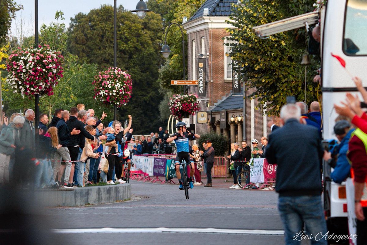 About last Saturday!🏆Criteriumwinst! Rens Tulner wint de Ronde van Zuidland en Peter Schulting de Ronde van Ommen #alsteamsterk
￼🔵⚫️
📸
Harfoto
Loes Adegeest