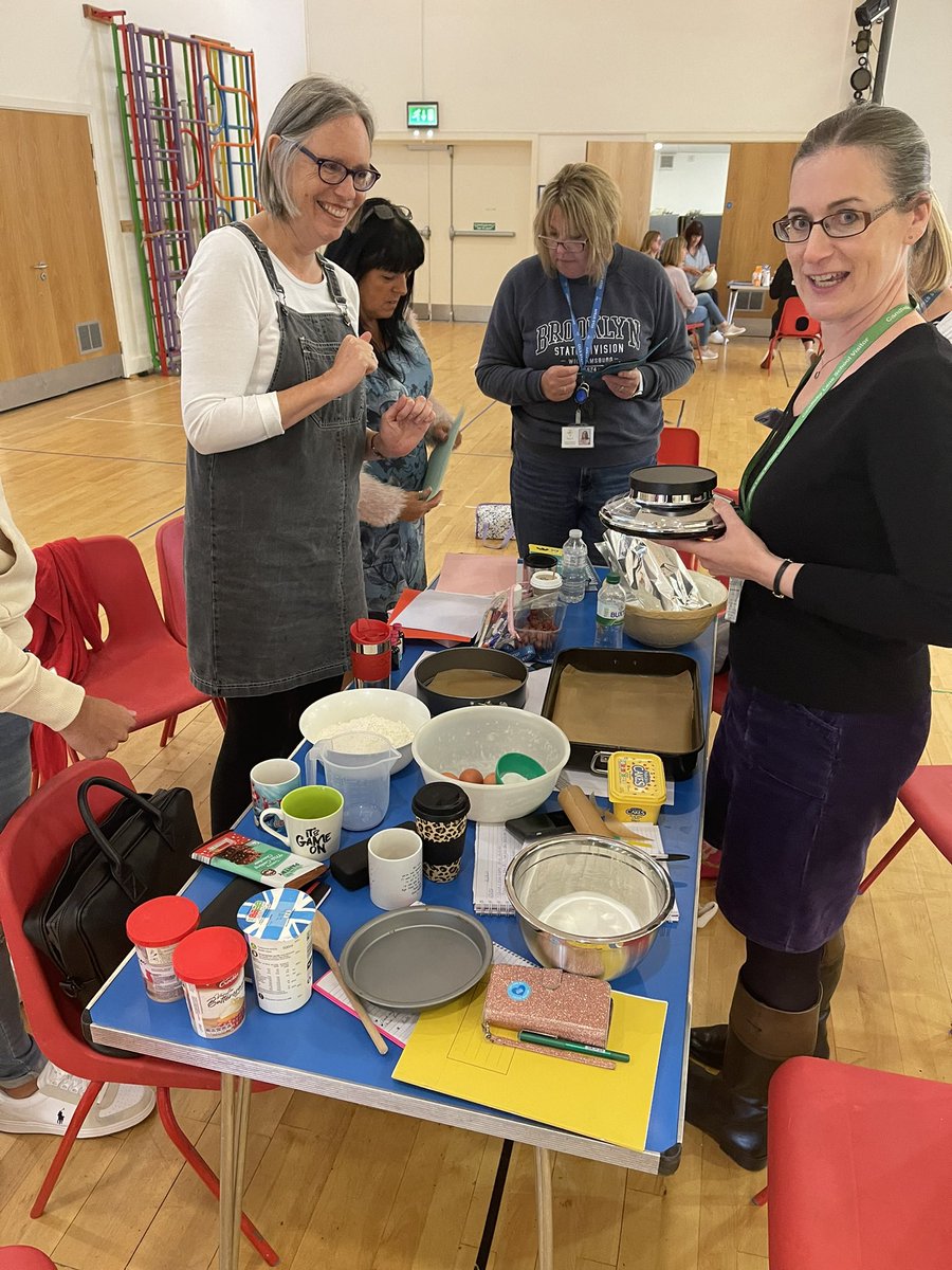 candleby's tweet photo. Team building day with the CCLS family #bakeoffchallenge #britishbakeoff #fun #creativity challenge https://t.co/O2FcQ0Ujnw