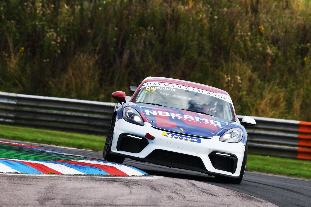 Read about an exciting weekend of #Porsche Visit <a href="/Cayman_Islands/">Cayman Islands</a> #SprintChallengeGB at #Thruxton: press.porsche.co.uk/prod/presse_pa…