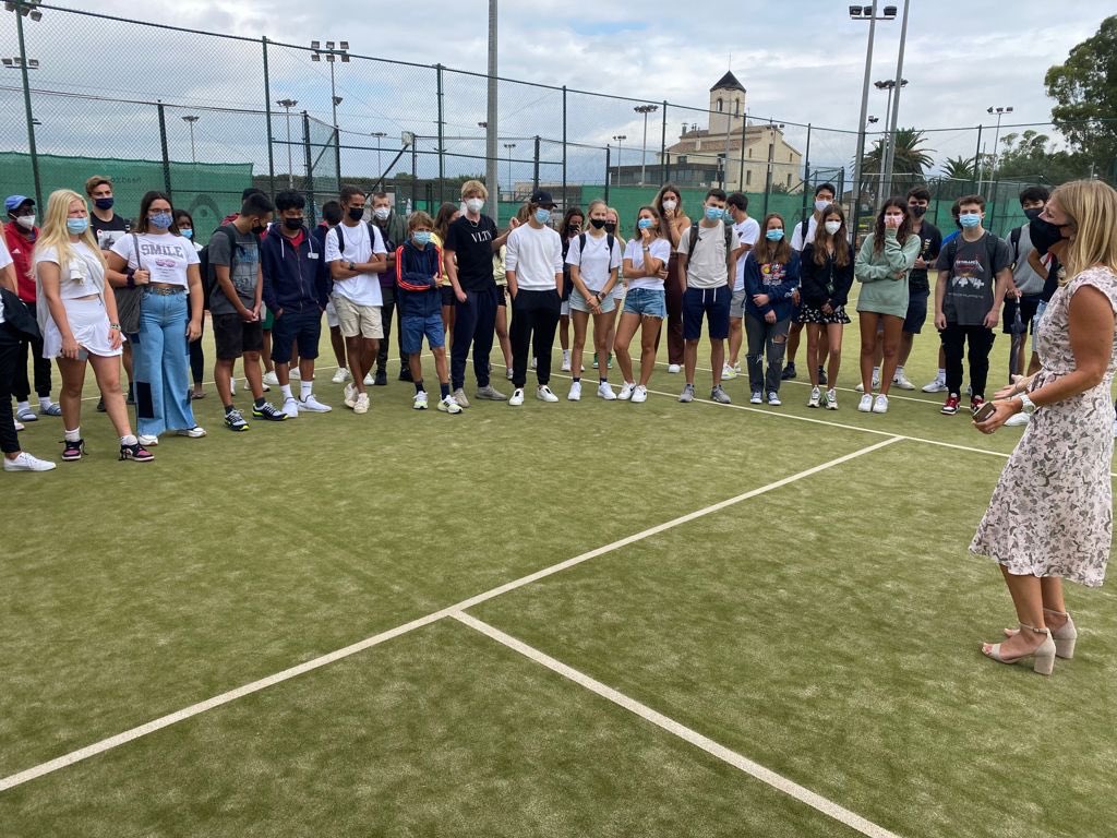 ES_School_Bcn's tweet image. What a successful ORIENTATION DAY! We are so happy to see so many returning students and new faces too!

It is going to be a GREAT year for learning and growing! 

#esamericanschool #esinternationalschool #middleschool #highschool #barcelona #studentathletes #firstdayofschool