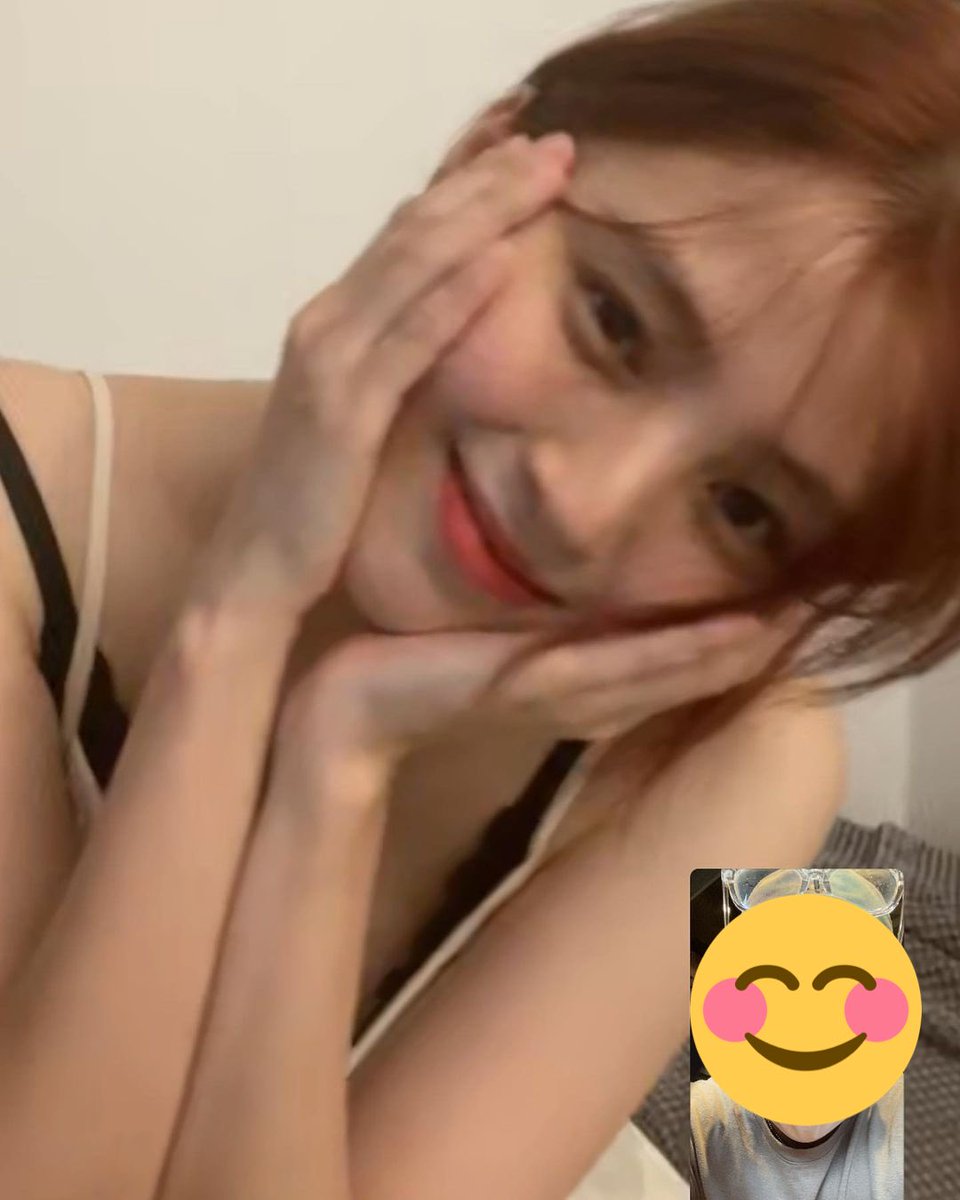 hansoheeglobal's tweet photo. Lucky friend💕 https://t.co/j6fucvzrjU