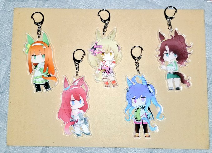 距離ガバシスターズ(逃げ)(仮称)のアクキーが上がってきました いやまあ売り物ではないが…… 