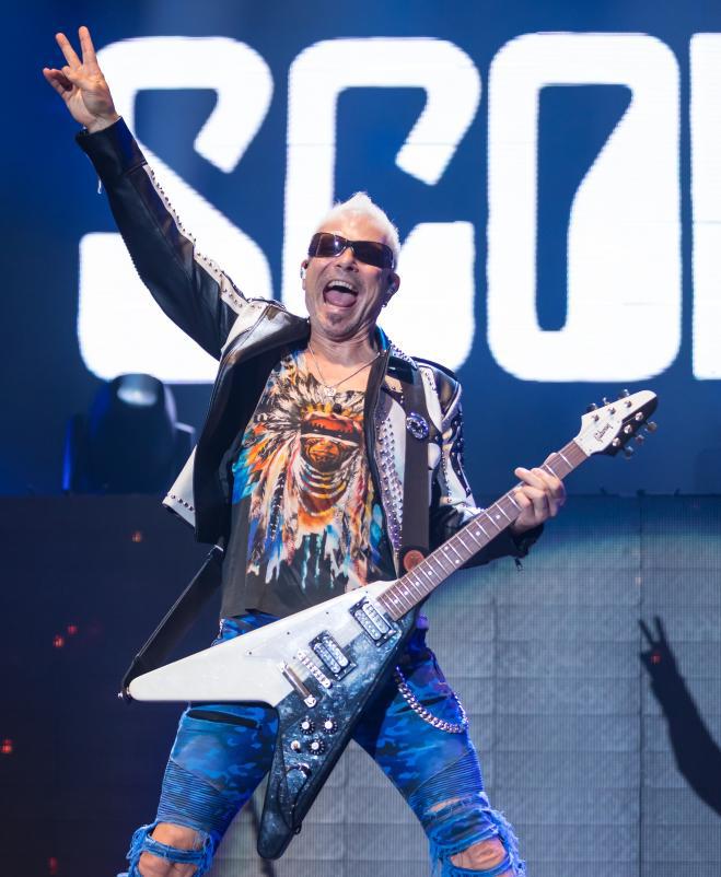 TheDuckLR's tweet photo. Happy 73rd Birthday to the legendary #Scorpions guitarist Rudolf Schenker! 🇩🇪 🎸 🎉
#SpeedysComing #InTrance #Lovedrive #TheZoo #Blackout #RockYouLikeAHurricane #StillLovingYou #RhythmOfLove #AlienNation #RaisedOnRock #EyeOfTheStorm @scorpions 🦂 https://t.co/yAKR4ZP0TQ