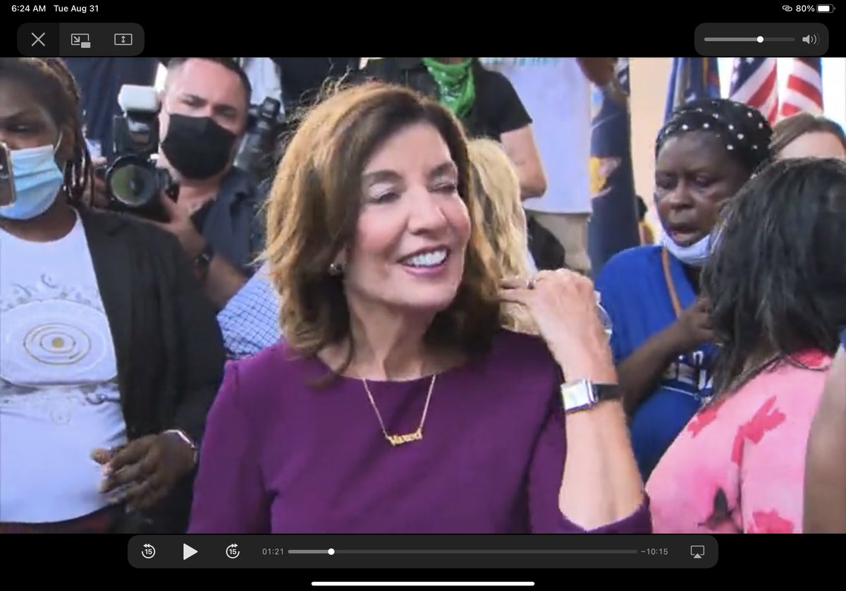 KatieCorradoTV's tweet photo. Please tell me @GovKathyHochul has a necklace that says “vaxxed.” I know the picture quality isn’t great. And my eyesight isn’t 20/20. But I hope I’m seeing that correctly. https://t.co/cp40tk1EIw