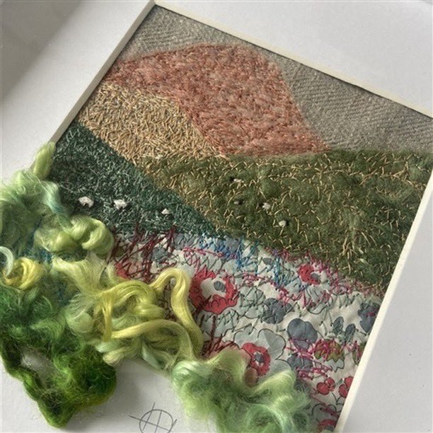 Lots of new members this week💞
We welcome @helen_hardy_art ! 
🐮❤️🐰❤️🌄❤️
#art #yorkshire #northeastartist #northeast #yorkshireartist #yorkshireart #textiles #textileart #cow #rabbit #roseberrytopping #originalart #artforsale #artistsontwitter