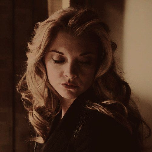 CREATORNCURATOR's tweet photo. #newlayout for @xLadyPetrescu_'s new pretty face.
icon: lune de miel (pinterest).
header: found in unsplash. https://t.co/b2SIWx9JEj