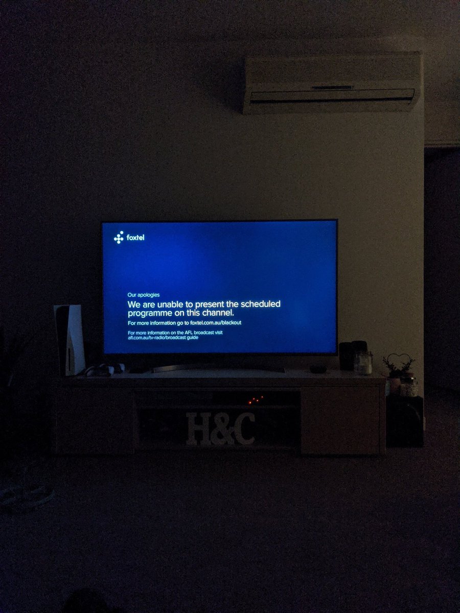 casswatson1's tweet photo. Is this a joke? #wentworth #tealtuesday #foxtel @Foxtel https://t.co/YCXHlf2fkf