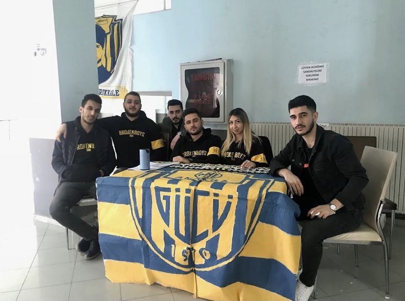 Üniversitemizi kazanan kardeşlerimizi tebrik eder aramızda görmekten memnuniyet duyarız. Mesaj atarak ulaşabilir üniversitemiz ve oluşumumuz hakkında bilgi alabilirsiniz. #AtatürkünİzindeAnkaragücününPeşinde #Ankaragücü #kırıkkaleüniversitesi