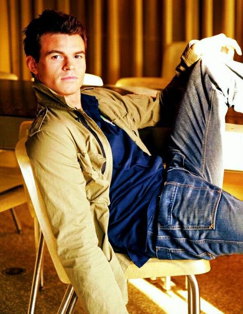 Andy Capinski (@alovablerouge) on Twitter photo 