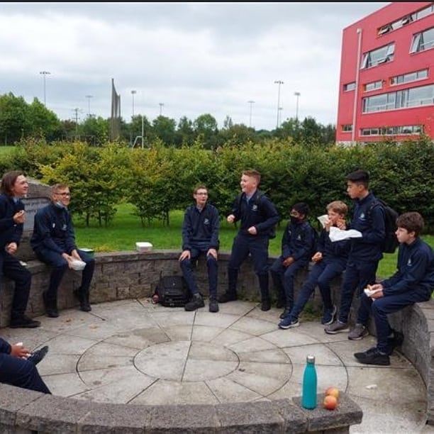 ccathlone's tweet photo. 1/2
#welcomefirstyears 
📚🏅🏑🏐🏒⚽️🏏🏉🏓🏸🏀🎾🎒

We were delighted to meet our new 1st year students yesterday. 
We all spent the day getting to know each other and having lots of fun singing, eating Pizza and playing lots of games. 
Looking forward to lots more fun days... https://t.co/BkJB1qfWXP