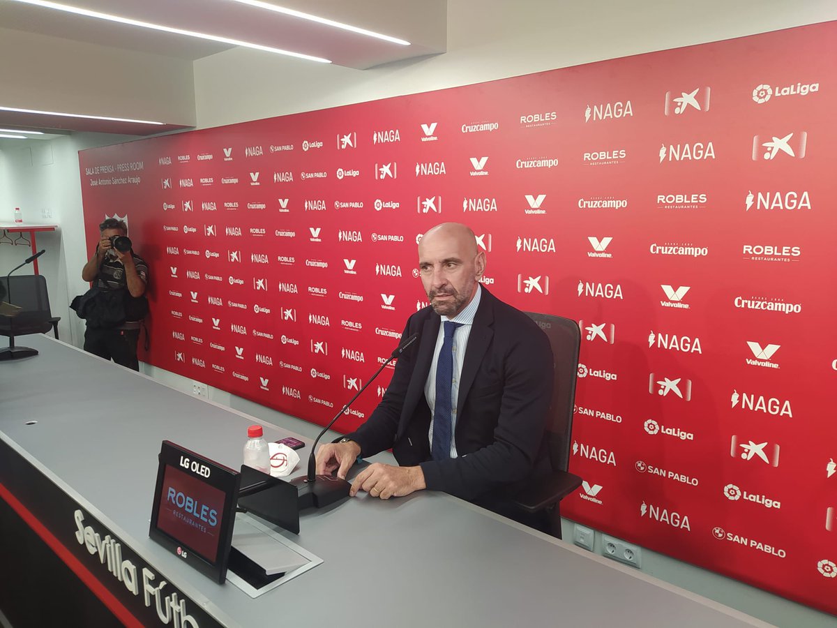FabrizioRomano's tweet photo. Sevilla sport director Monchi: “Jules Koundé has chances to leave the club if some club will pay the release clause. Chelsea made a bid last week but we didn’t like it”. 🚨🔵 #Sevilla #CFC

Koundé release clause is around €75/80m. Sevilla have no intention to negotiate. https://t.co/WQaZKVsU0U
