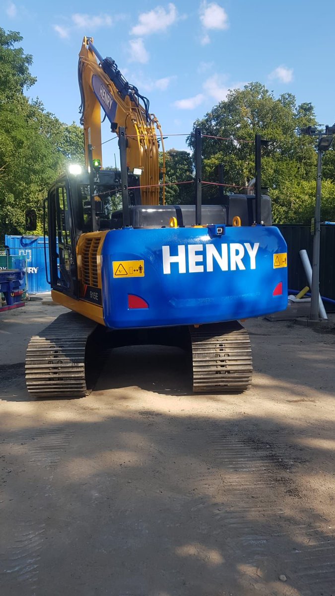 LiuGongUK's tweet photo. LiuGong Direct UK have recently delivered 3 x 922E (22 ton) and 2 x 915E (15 ton) excavators to Henry Construction Projects Limited - Congratz all!
#liugong #liugonguk #construction #excavators #demolition #plant #machinery #henry #henryconstruction #henryconstructionprojects https://t.co/Ra3YUfOX9G