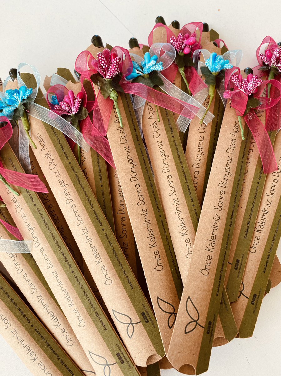 Bahçeşehir Koleji Bademli Kampüsü öğrencileri ilk gün hediyeleriyle doğaya armağanda bulunuyor. 🌳🌿