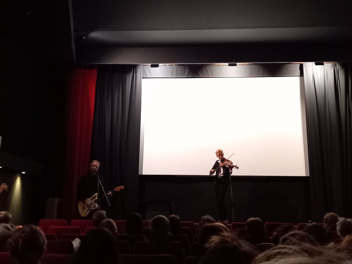 YannBreheret's tweet photo. Quelques photos de la soirée d'hier soir (concert + discussion) au Reflet Médicis, avec Patricia Mazuy et Théo Hakola
#PEAUXDEVACHES https://t.co/ndBMLHDIWf