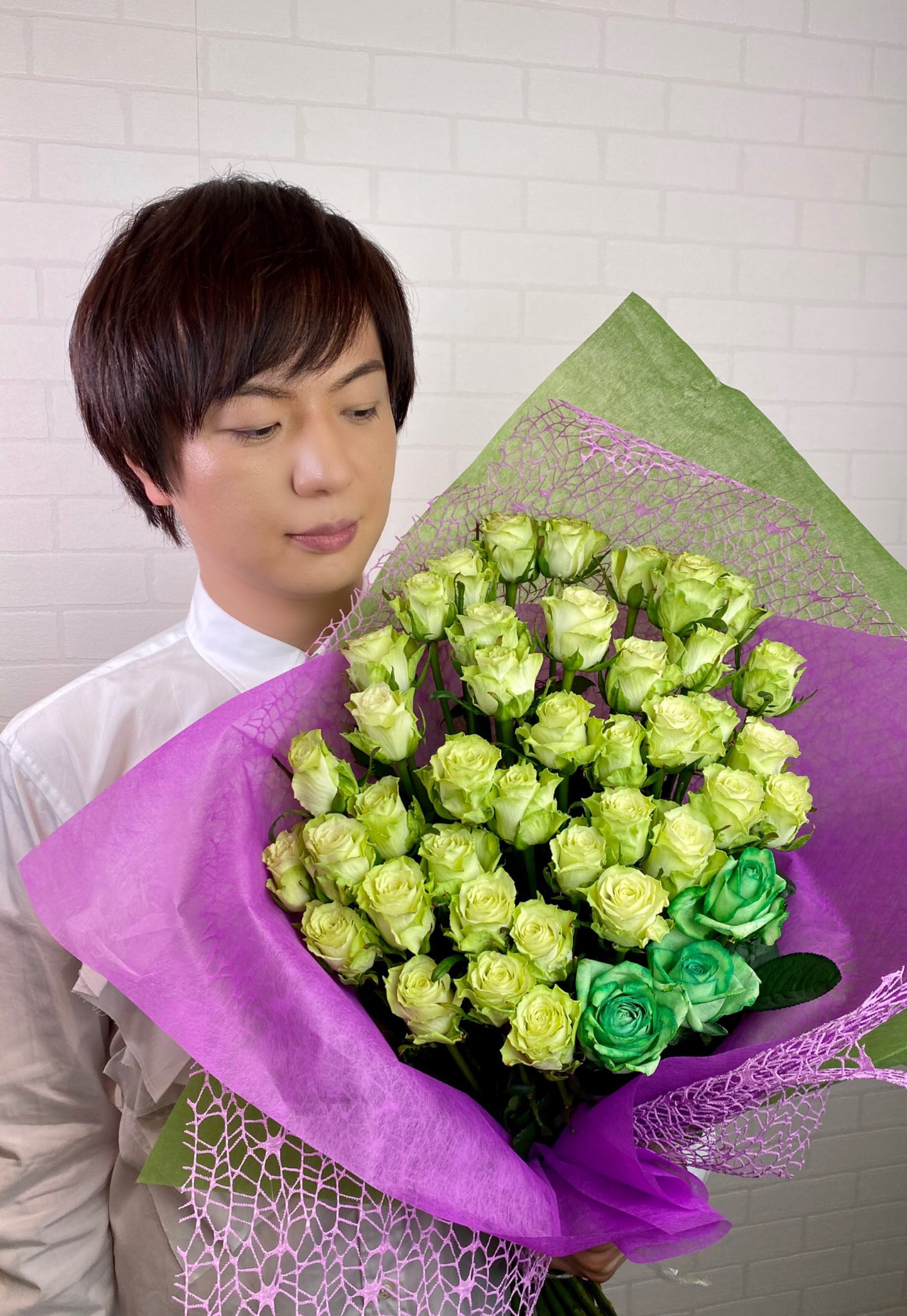 竹島宏スタッフ 公式 A Twitter 薔薇 緑 薔薇緑色の花言葉は あなたは希望を持ちえる めずらしい緑色の薔薇 グリーンローズ という韓国の大ヒットドラマがあるそうですよ 見てみたいです 今日も１日お疲れ様でした ひろネット 花言葉 花便り
