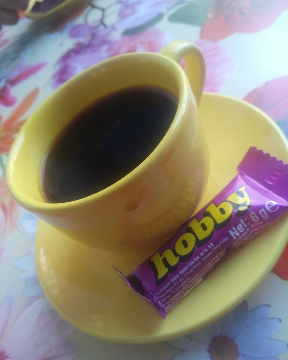 Kahveye kırk yıl ömür biçmişler ;
Oysa ki gönüle mesafe biçilir mi?