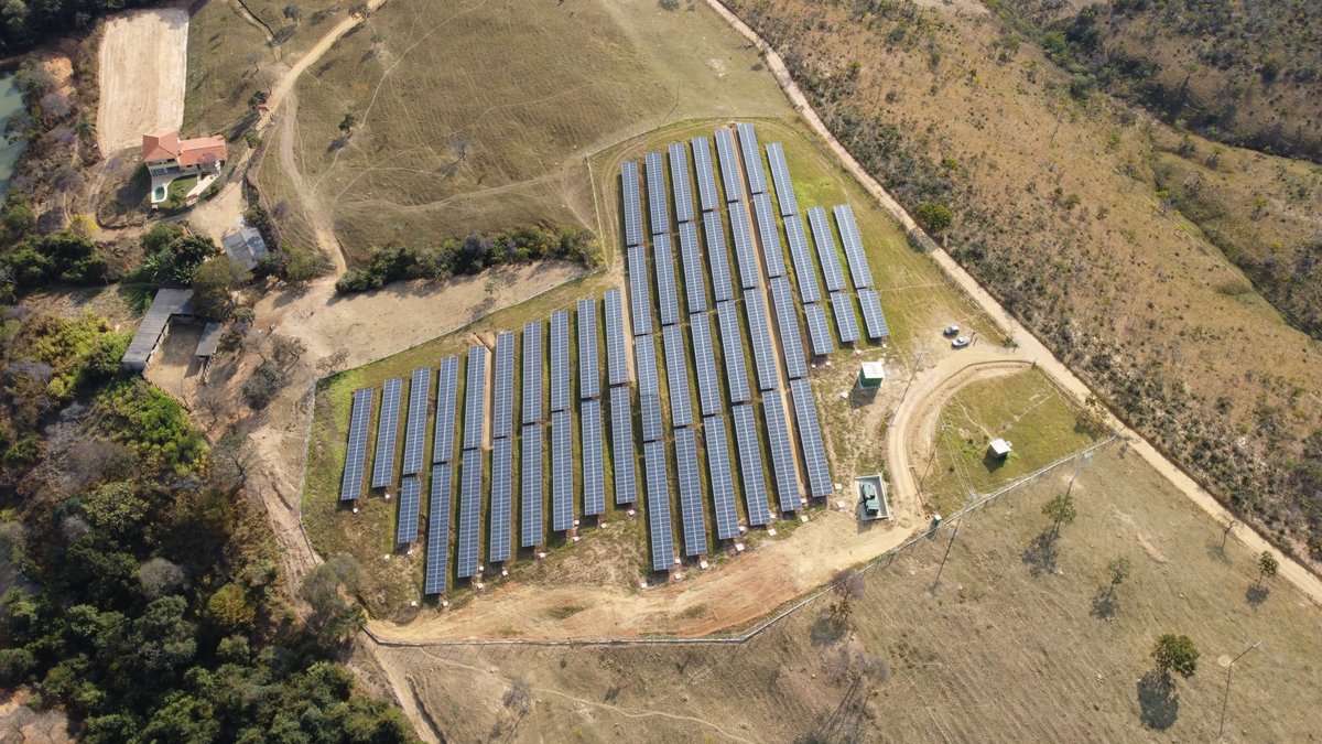 enerside's tweet photo. Este mes de agosto ha tenido lugar un nuevo hito para Enerside: la entrada en funcionamiento de la planta fotovoltaica El Dorado de 1.1MWp, ubicada en Minas Gerais. A primeira UFV conectada em operação da Enerside Brasil! https://t.co/5SaPzNCsLS