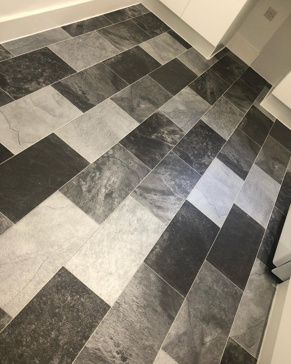 Our Imperia Hadley Tiles #Vinyl delivers a chic tile effect for an affordable price! 🙌

It's highly durable and has excellent slip resistance - perfect for transforming #Kitchens &amp; #Bathrooms ✨

📷 at_home_with_shami
🛒 Order your Free Samples
👉 bit.ly/3jsj7mq