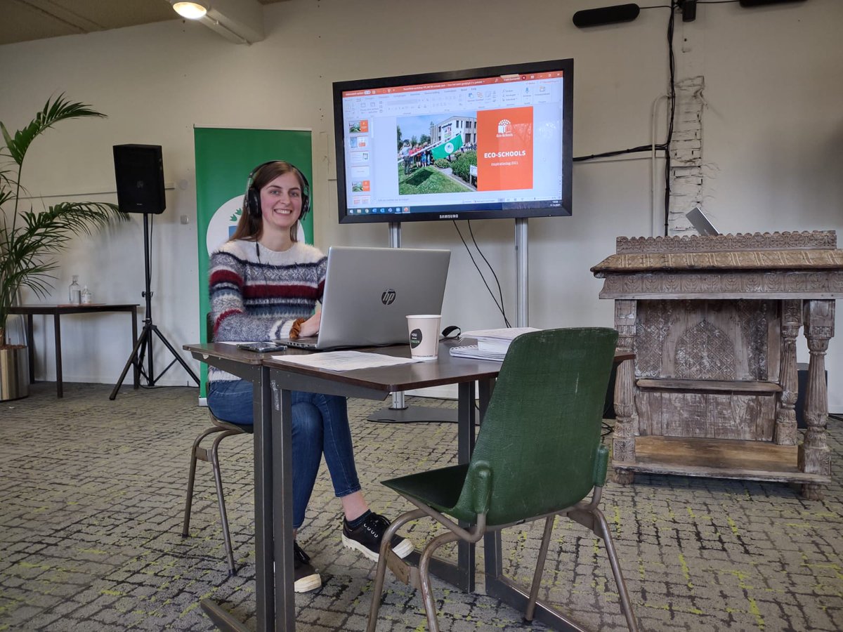 Nog 1 dag voordat het vernieuwde Eco-Schoolsprogramma live gaat! Nog 1 dag wachten voordat wij jullie kunnen laten zien wat voor moois we al die maanden voor jullie hebben gemaakt.

Wij zijn er klaar voor. Jullie ook?