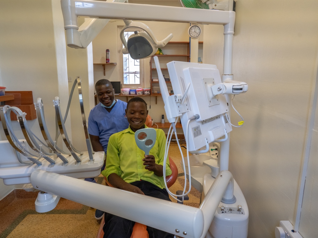 HopeSmiles_org's tweet image. There’s nothing like the AFTER of a #transformation ! #smiletransformed #painremoved #hearttransformed 

You can follow the link in our bio or visit our website at hopesmiles.org to learn how YOU can get involved!