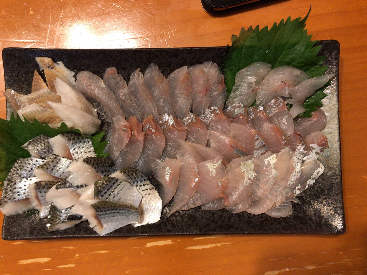 Raun0707 V Twitter こないだ釣ったショゴの刺身とコノシロの酢締め 3日熟成させてゲロうま 刺身 熟成 釣り好きと繋がりたい ショゴ コノシロの酢締め