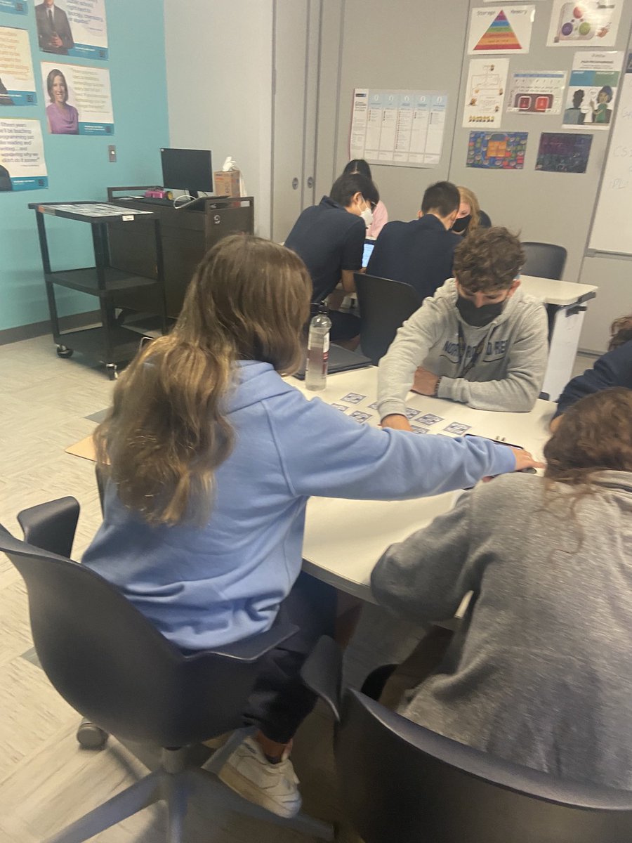 cruzteach's tweet image. CS Ss learning the #magicparity trick using error detection bits to detect changes in data #iteachCS #errordetection #pogil #binary #nbpsteam #room605