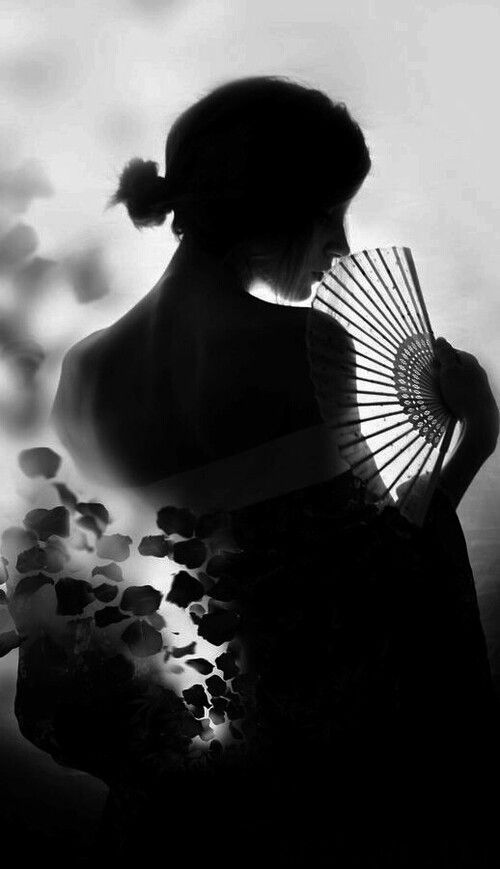 SGarbha's tweet photo. 【 在愛中蘇醒 ... 】
      🖤（22）🖤

寶寶！
和你一起的許多年，不曾去整理認識你之前寫的許多短文。

前幾天晚上，冰寒絕望的境地裡，突然想整理一下那些很潦草的原稿。第一篇看見的是這篇，《一個小小醜物的玩笑》。

看了，想送給你。好多年前寫的，那時還沒有遇見你。
1/3

~~ *31.08.2021* ~~ https://t.co/fF3Fz4V0RQ
