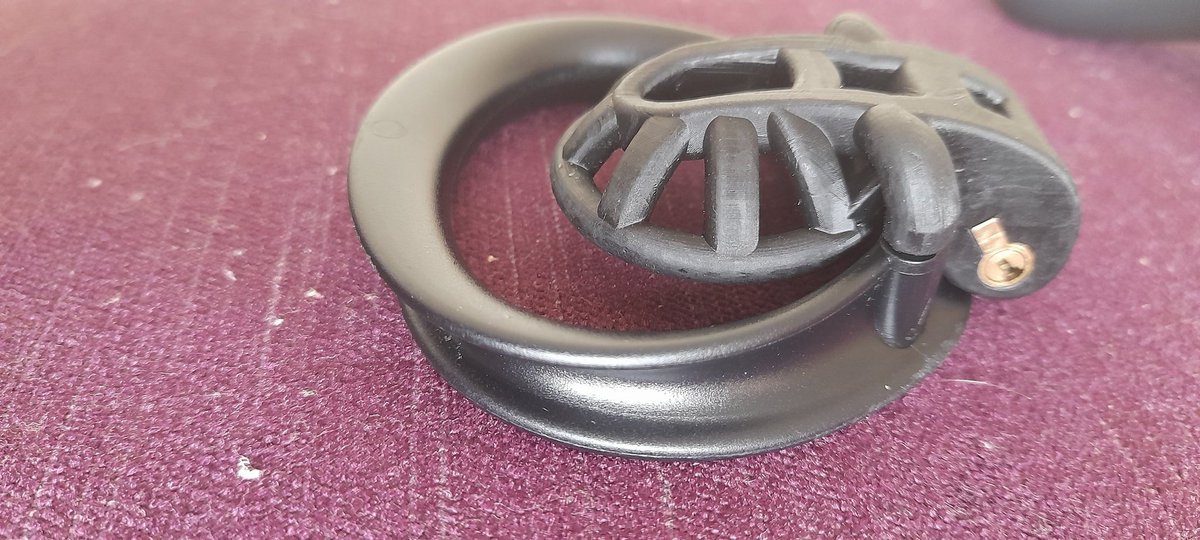 fagpaulLDN's tweet photo. Got myself a new toy
Finally arrived🙄🤦🏼♂️
Gonna put it on tonight, ready for #nofapseptember
#LockedAndDenied as it should be
Just had a lil wobble🤷🏼♂️
Mmm it looks AWESOME!
#chastitygay #teamlocked #kinkygay #cagedboi #dicklocked #CLITDICK https://t.co/i83BkgrlFx