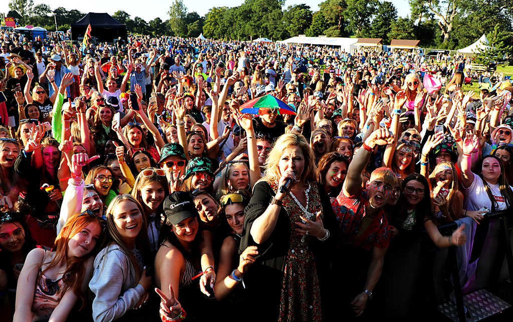 Natalie Black as Adele tweet media