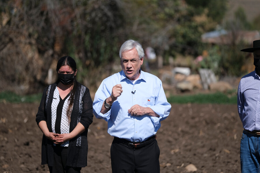 eldesconcierto's tweet photo. 🔴 VIDEO| Piñera y mega sequía en Chile: “Lavado de auto con manguera y apertura de grifos son conductas indebidas” ▶ https://t.co/TypRVSr3aH https://t.co/Z3pDQz1eXq
