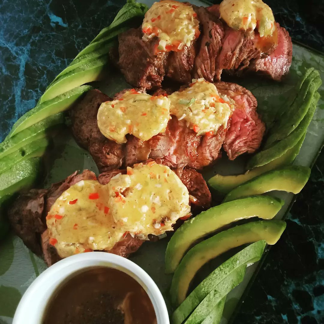 DheyBalaguer's tweet image. Medium rare tenderloin steak
with my homemade pimiento butter &amp;amp; honey mustard dip.#firstattemptsuccess #didnotexpecttheoutcome
#yummy #yummyph #yummyfood #food #foodphotography #beef #tenderloinsteak #mediumrare #mediumraresteak #homemade  #homemadebutter #pimiento