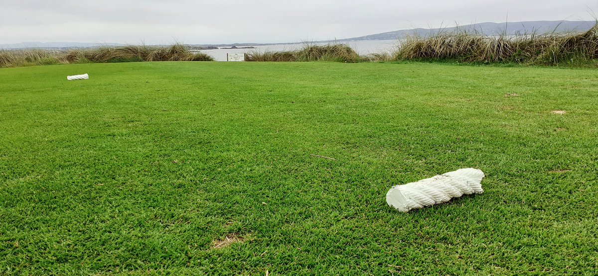 LinksFairways's tweet photo. Téad! Using an old fishing rope as the tee markers at Cruit Island Golf Links. Simply simple💡
@Cruitislandgre1 @Ecology1BIGGA 
#Links #DúnnanGall https://t.co/1LBr2NIlTZ