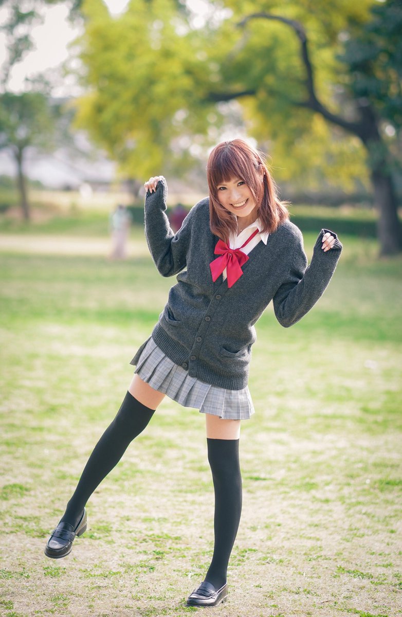 まゆKONsovスカート E-HrISSVcAMZpht.jpg