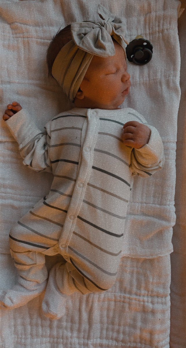 InkedConverse's tweet image. sedona violet lynn - my heart 🤍