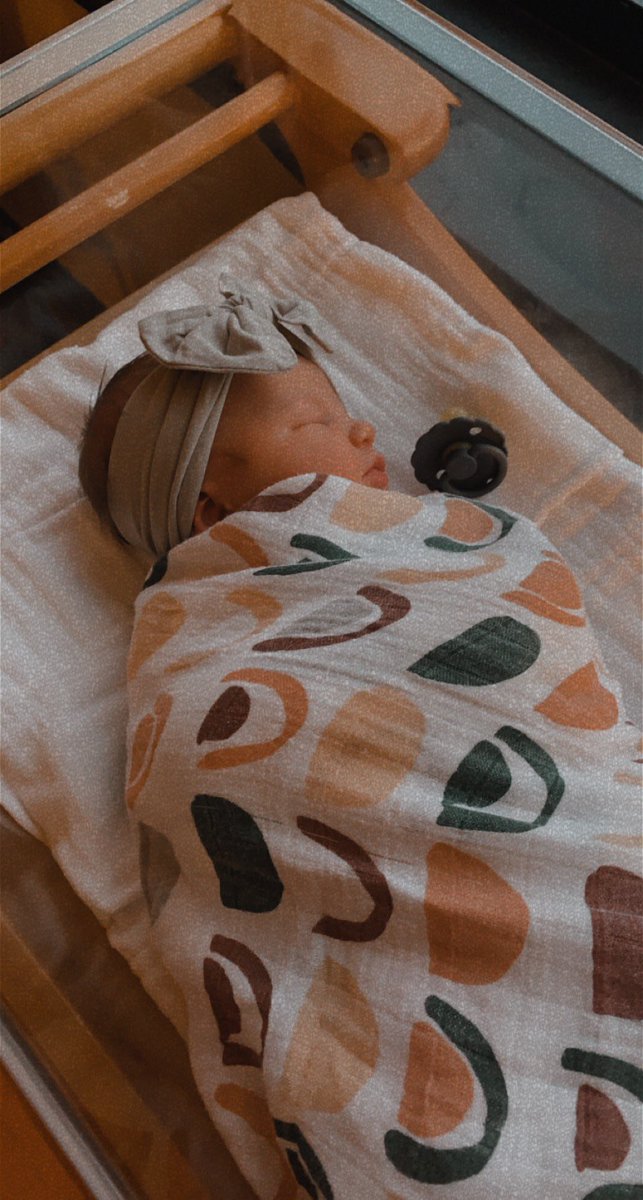 InkedConverse's tweet image. sedona violet lynn - my heart 🤍