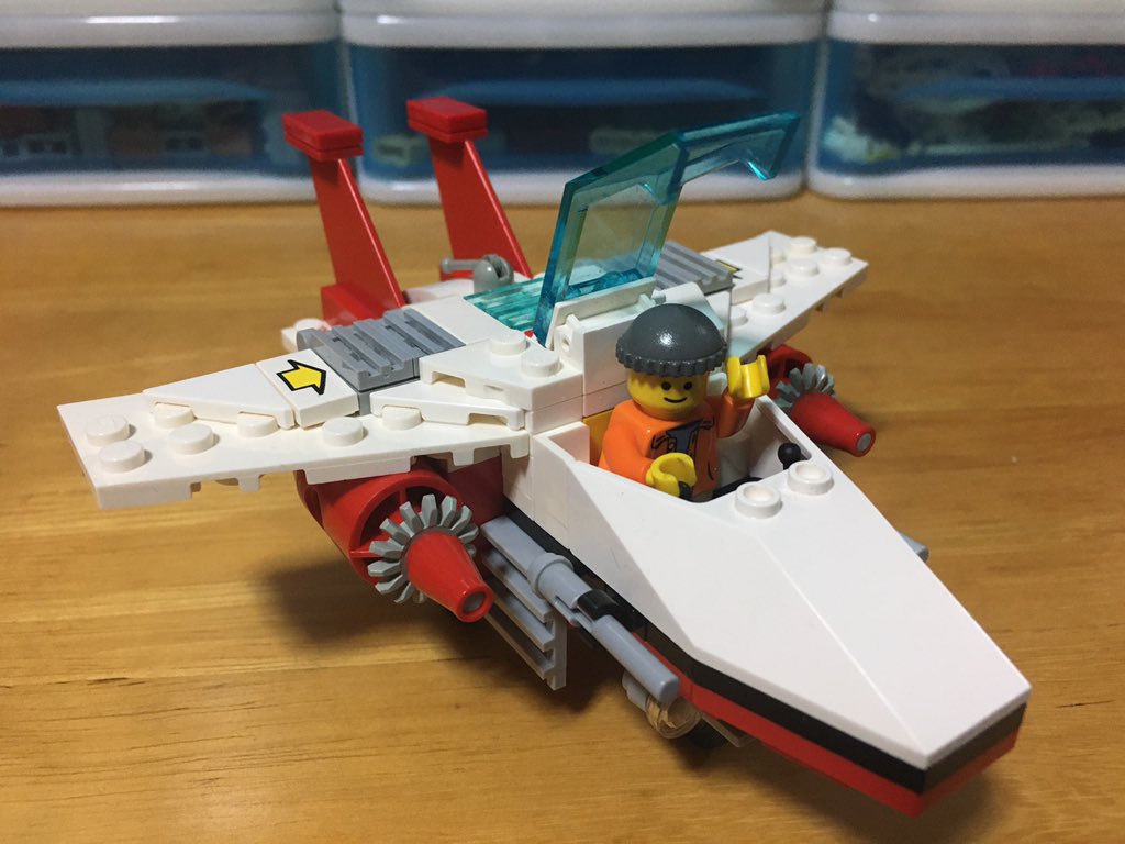 orangatanga_'s tweet image. 【ミニレッドバード】
デルル杯投稿の最終日に何のボケも無く憧れの5591をミニフィグサイズで作ってみました

車よりもジェット機をこのサイズで作る方が遥かに難しかった

ドライバーとパイロットが決まってなかったから感謝を込めて運営の方々に媚を売っておく
#デルル杯 
#Modelteam