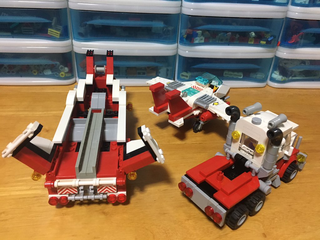 orangatanga_'s tweet image. 【ミニレッドバード】
デルル杯投稿の最終日に何のボケも無く憧れの5591をミニフィグサイズで作ってみました

車よりもジェット機をこのサイズで作る方が遥かに難しかった

ドライバーとパイロットが決まってなかったから感謝を込めて運営の方々に媚を売っておく
#デルル杯 
#Modelteam