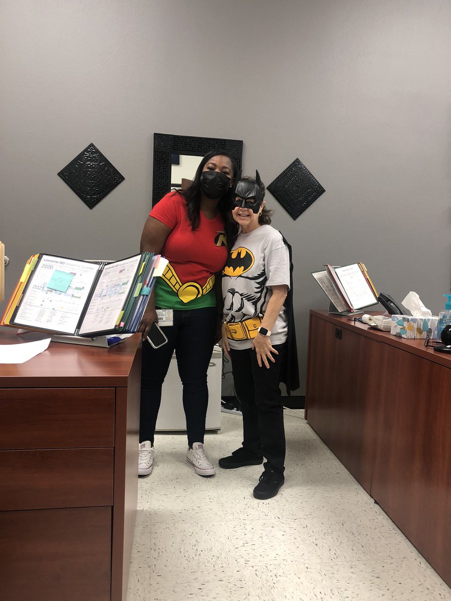 Our fearless leaders… Batman and Robin! 💥 #LISDBEKIND #VikingNation #LifeIsGoodAtHVE