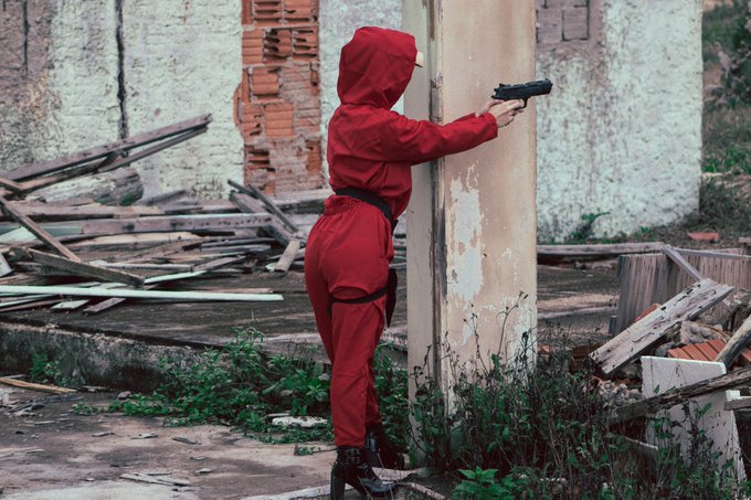 Ansiosa pela estreia de la casa de papel ❤️  to pensando em gravar mais um com essa roupinha no nayflix