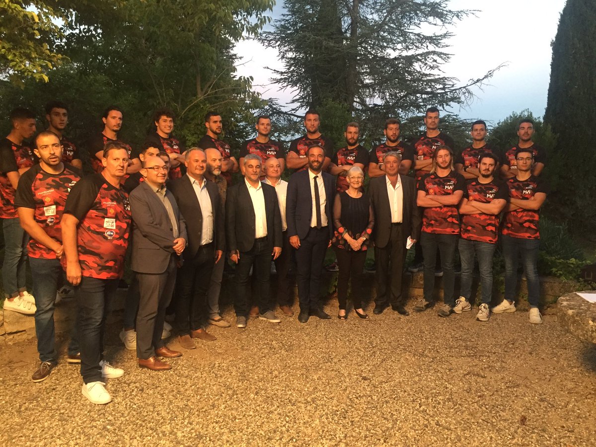 Le <a href="/MWP_pro/">MontpellierWaterPolo</a> sait à quoi s’en tenir pour le 1er tour de LEN Trophy (22 au 26 septembre à Savona 🇮🇹). Dans le groupe A, l’équipe de <a href="/vasseurFabien10/">vasseur Fabien</a> fera face au club hôte, à CN Terrassa 🇪🇸 Primorac Kotor 🇲🇪 Varsovie 🇵🇱 Vitoria Guimaraes 🇵🇹 Les 4 premiers joueront le tour suivant.