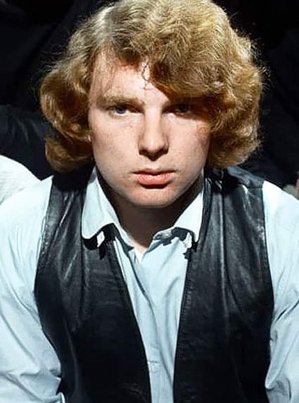 Happy birthday VAN MORRISON!
(August 31, 1945) 