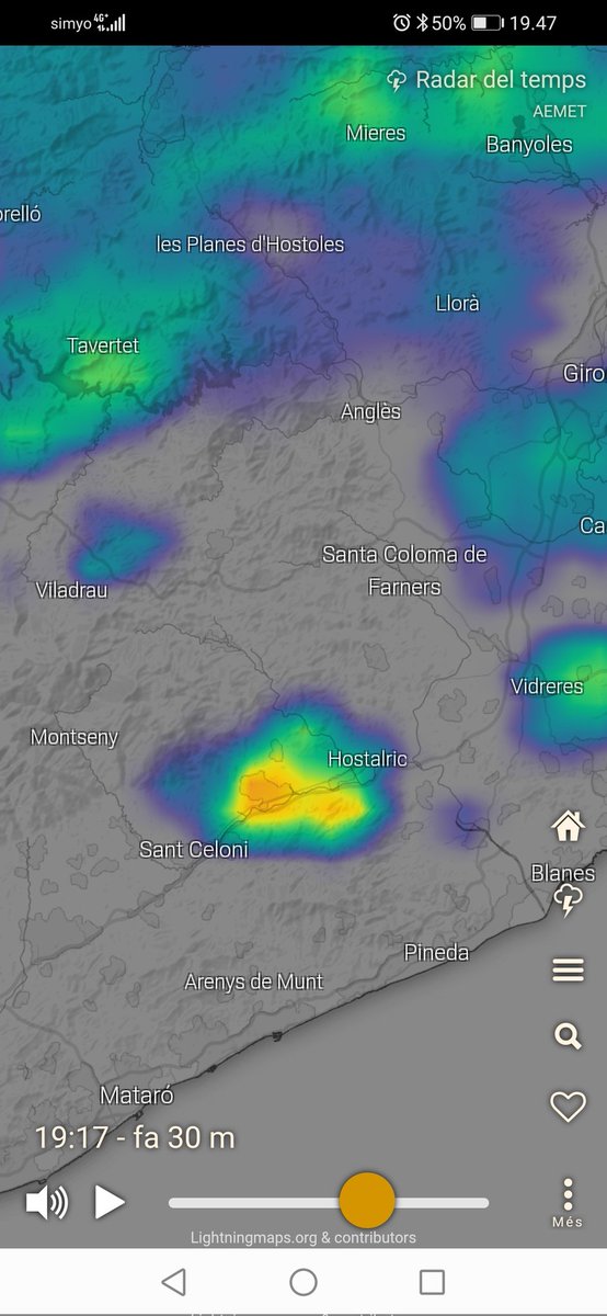 MeteoAdM's tweet photo. #Bonvespre des del turonet de darrere l'escola de #Subirans a #ArenysdeMunt on he capturat un molt diluït 🌈 (ampliant la foto s'intueix millor) del ☔que ha passat un pèl més el nord. Independentment aquí 4 gotes i gràcies #Batec #31agost2021 #estiuastronòmic2021 https://t.co/jdwGDqhKVI